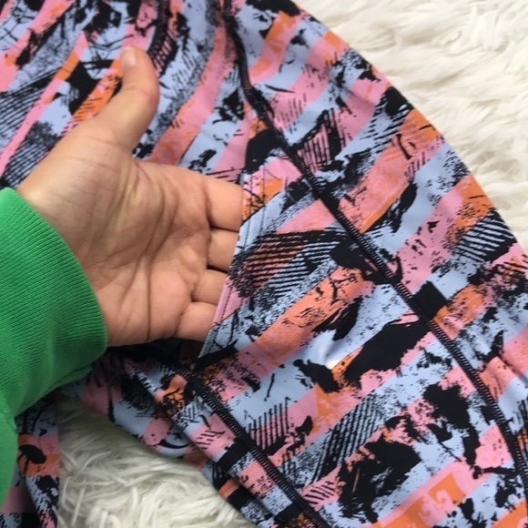 Lululemon Fast & Free 7/8 Tight II *Nulux 25" Inversion Multi - Picture 6 of 10